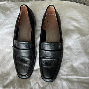 Vionic Black Loafer size 9